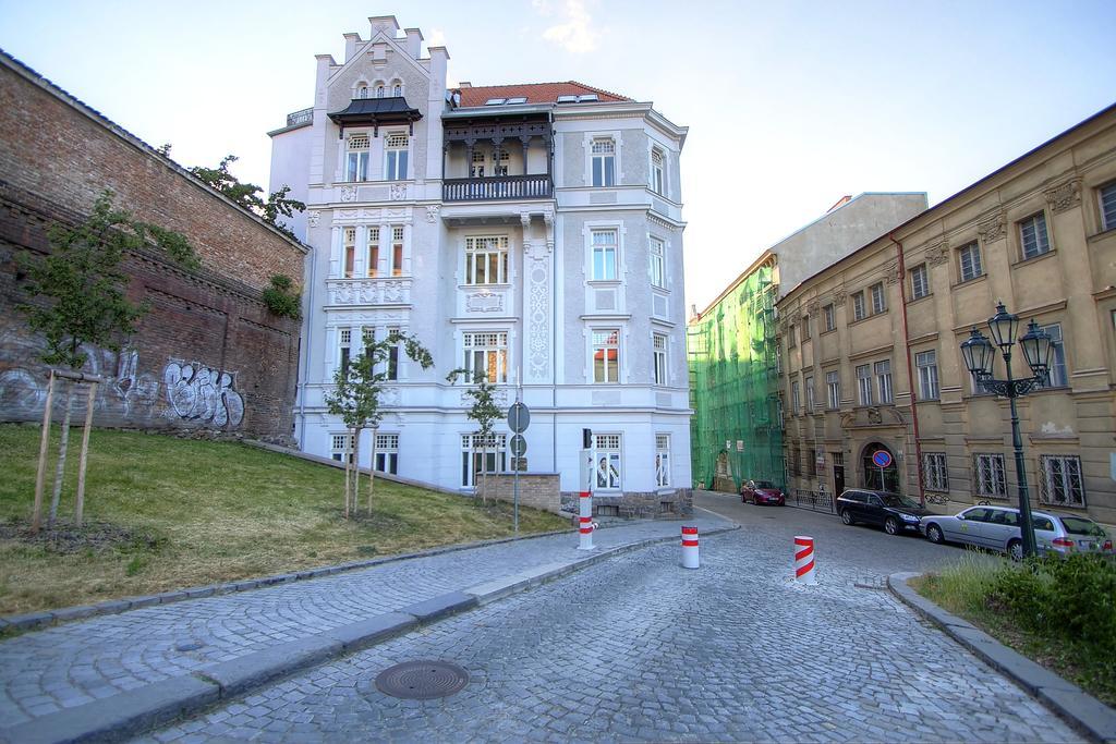 Bishop Apartments Brno Exterior foto